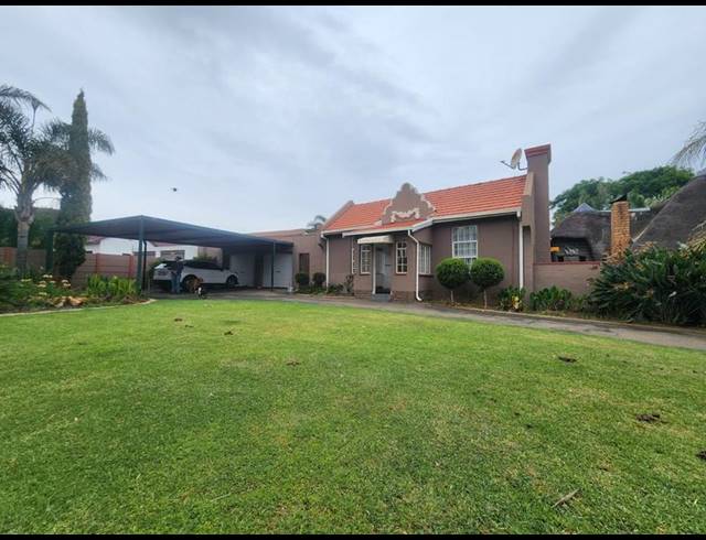 3 BEDROOM HOUSE FOR SALE IN BRACKENHURST